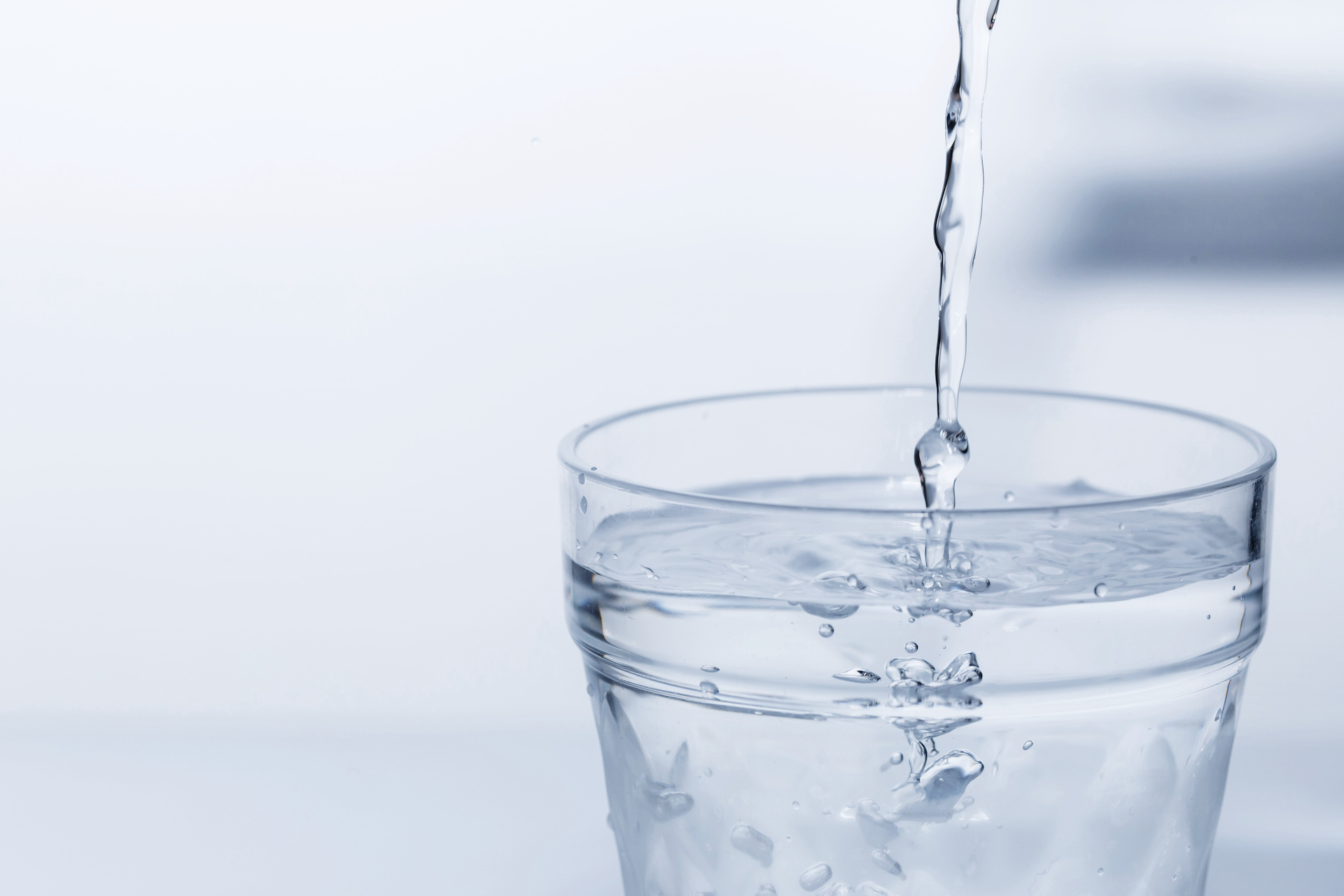 【SHINE+】水道水の塩素を除去する方法を5つ紹介！身体への影響も解説