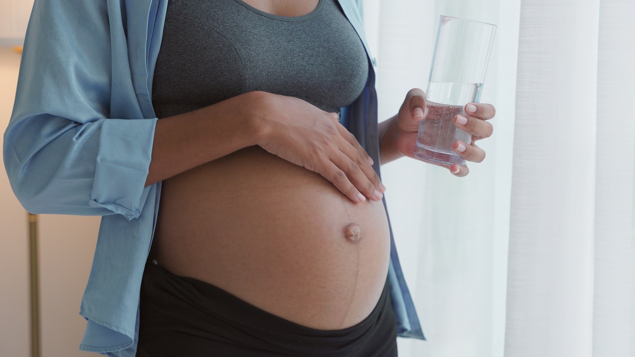 【SHINE+】妊婦さんでも水素水を飲んでもいい理由と注意点を解説！
