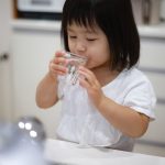 【】子供が水を飲みすぎるのは危険？原因・適量・対処法を解説